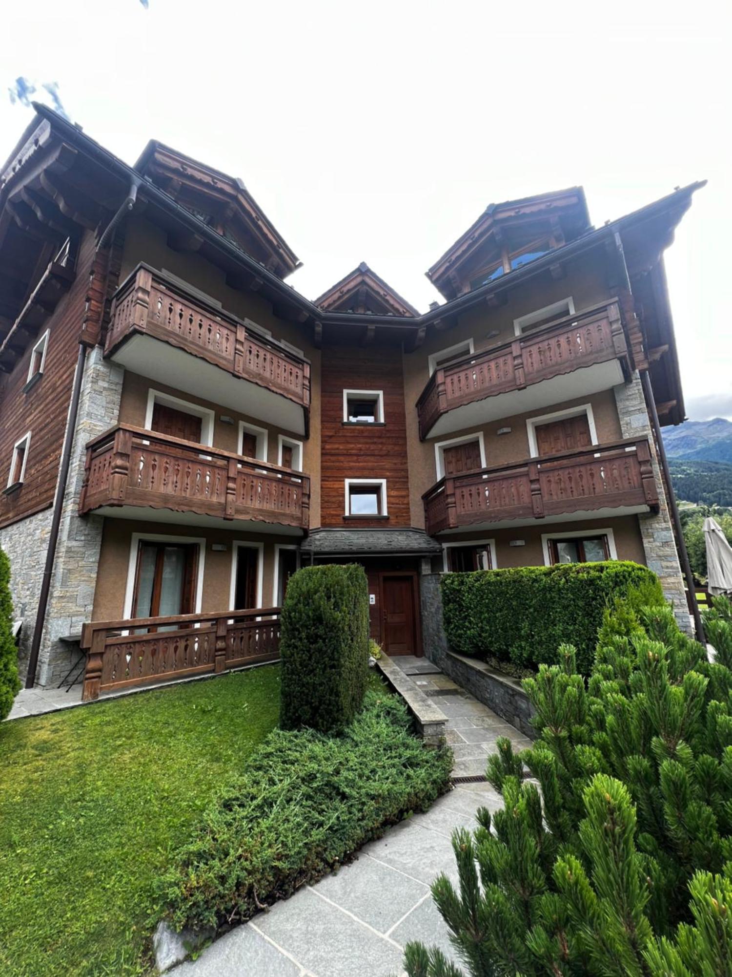 Appartamento Incantevole Con Box E Ski Room, Wi-Fi, Bormio Bagian luar foto